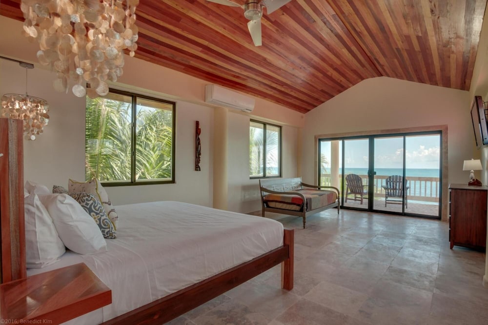 Villa Mission Bay in Belize City
