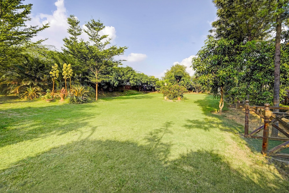 Alaya Stays Fortezza | Pet-friendly 6-BHK Farmhouse With Private Pool