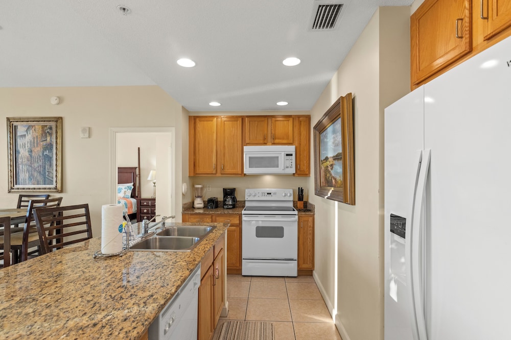Beachfront Bliss Awaits: 2-bed, 2-bath Condo at Sterling Reef - Sleeps 6!