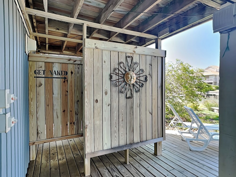 On Island Time by Topsail Realty