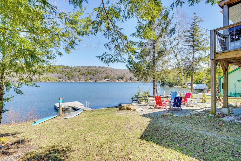 Paddle, Swim & Hike: Family Lake House in Vermont