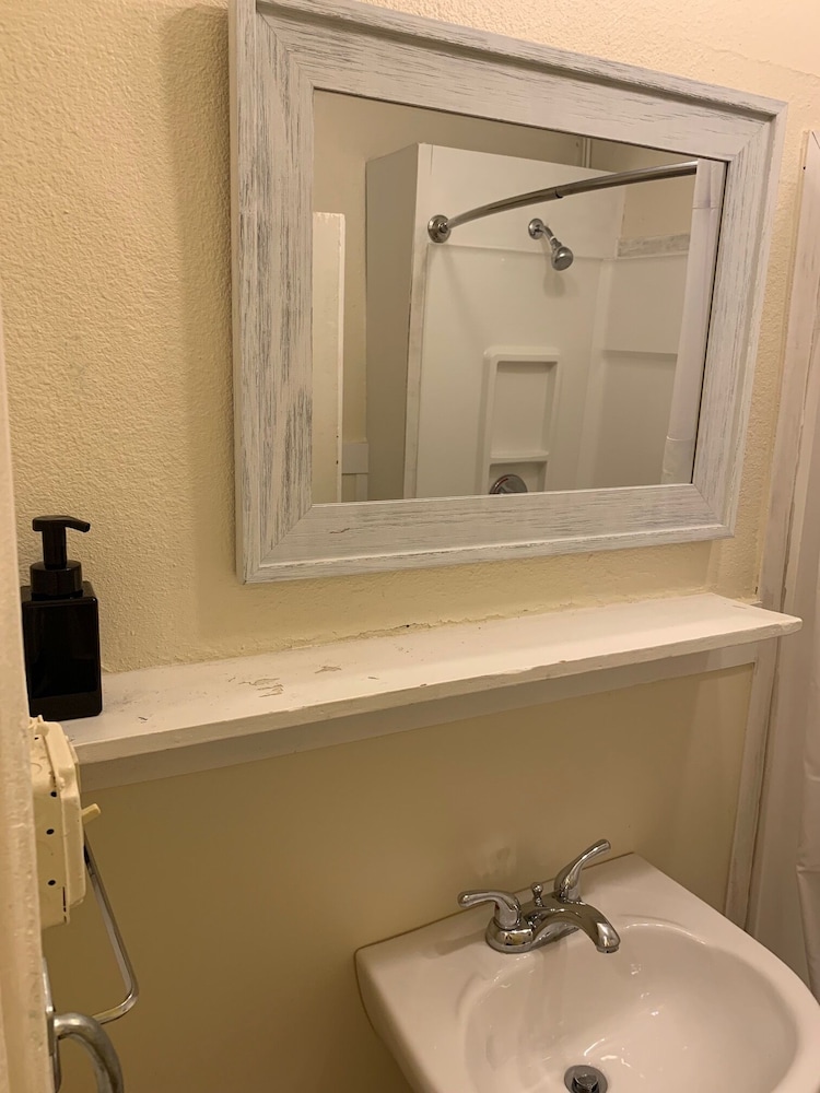 Historic Whiting Hotel Suites - Property Image 47