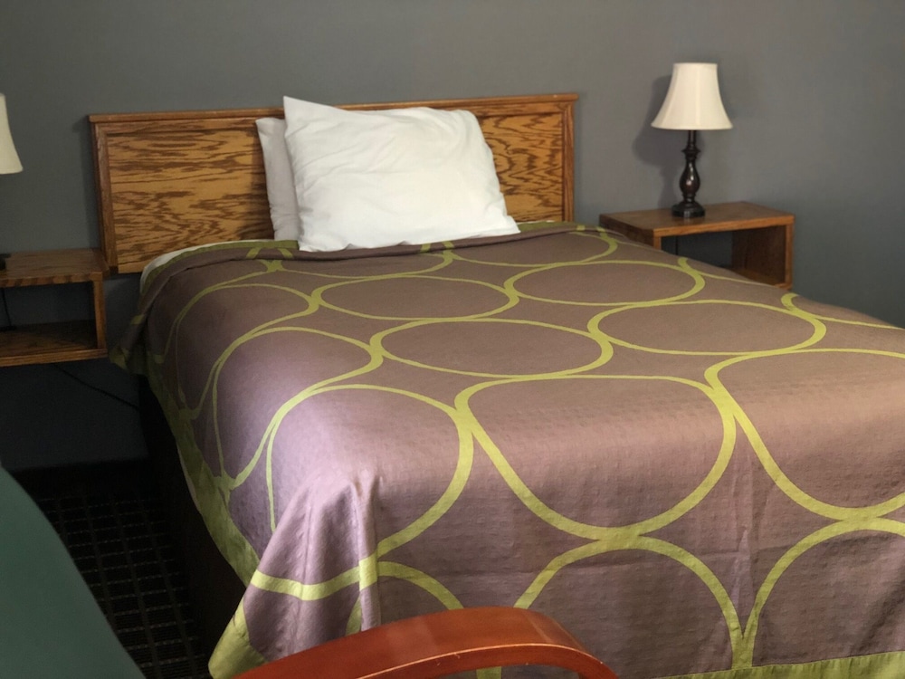 Hawkeye Motel