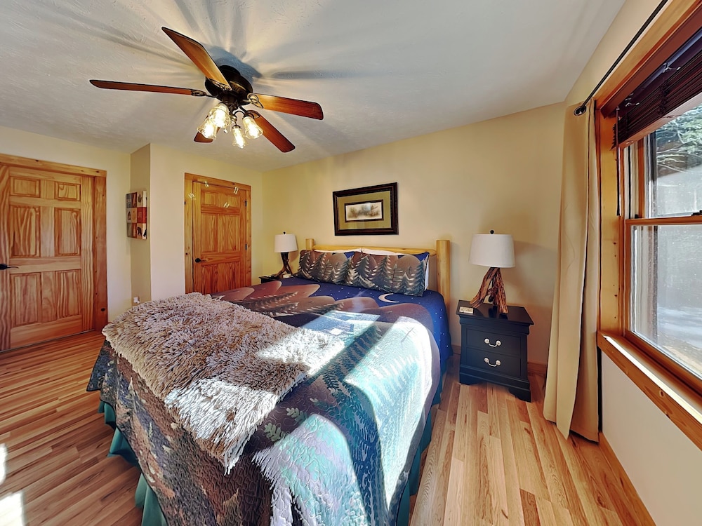 Smoky Bear Hideaway by Jackson Mountain Rentals