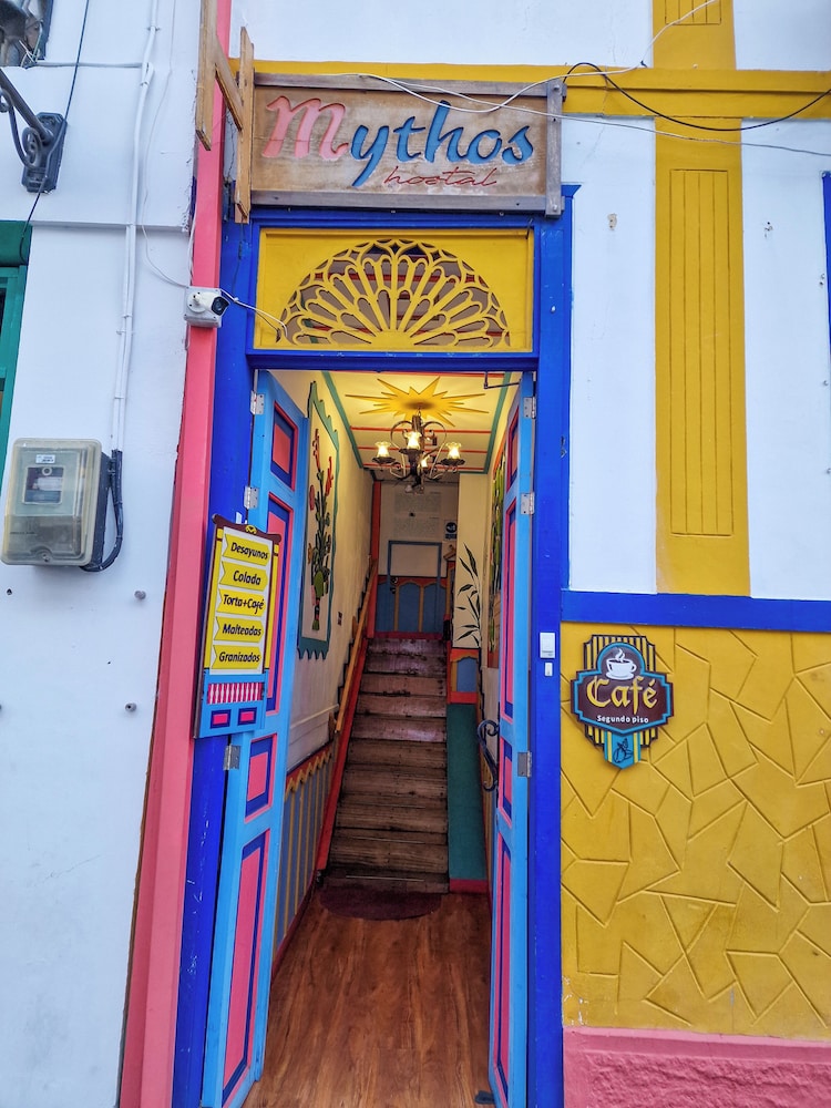Hostal Mythos