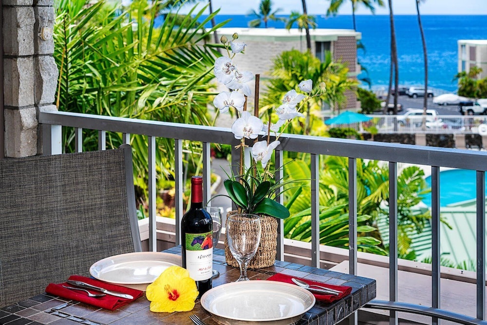 Beautiful Ocean Views - Top Floor - Concierge Included - Vrkcv