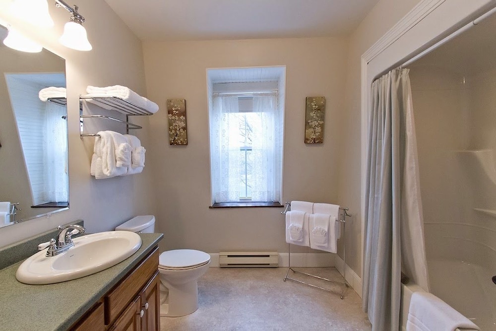 Rayski Guest House