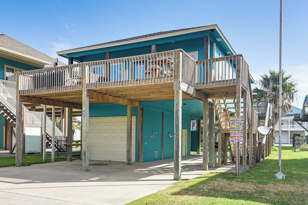 Walk to the Ocean: Family Retreat in Crystal Beach