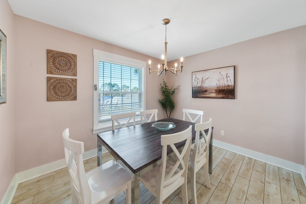Lakeside Dream 4 Bedroom Home