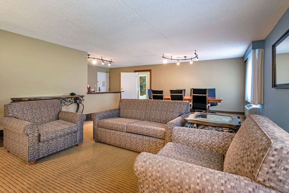 Lexington Vacations - Clarion Hotel Conference Center - North - Property Image 52