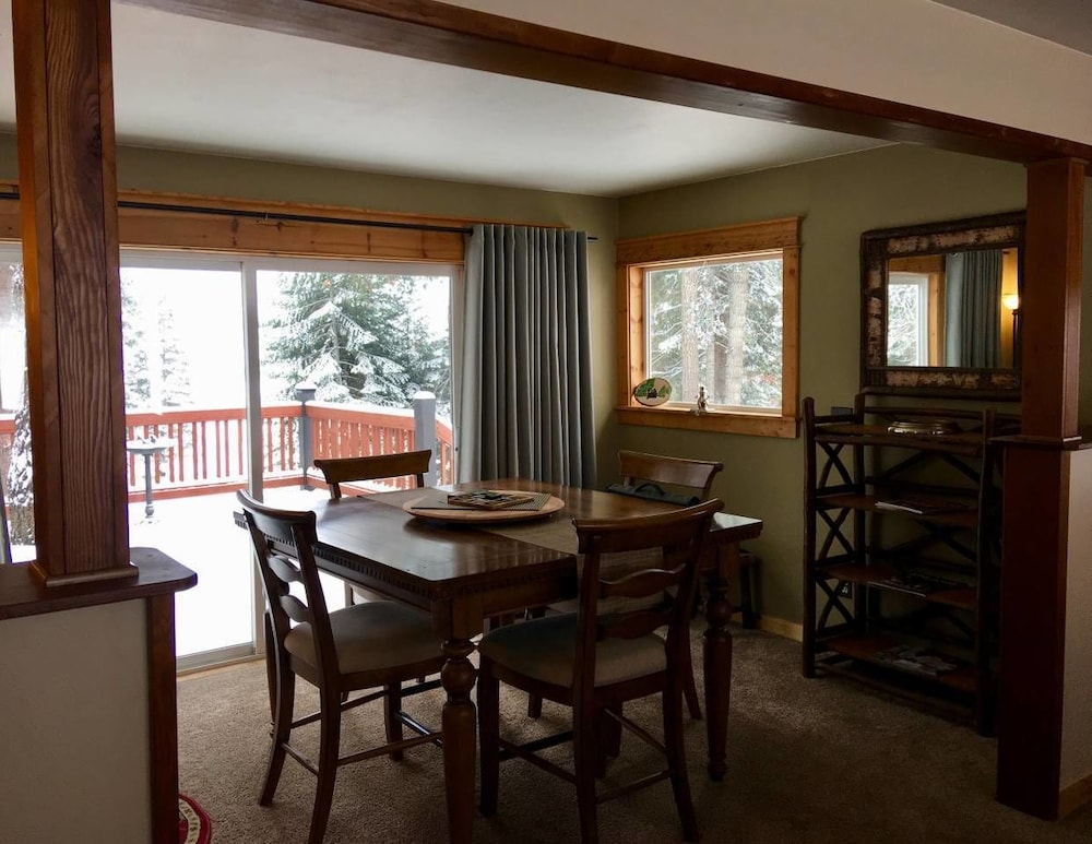 Ashland Vacations - Mountain Pine Cabin - Sleeps 6 - Pet Friendly - Property Image 19