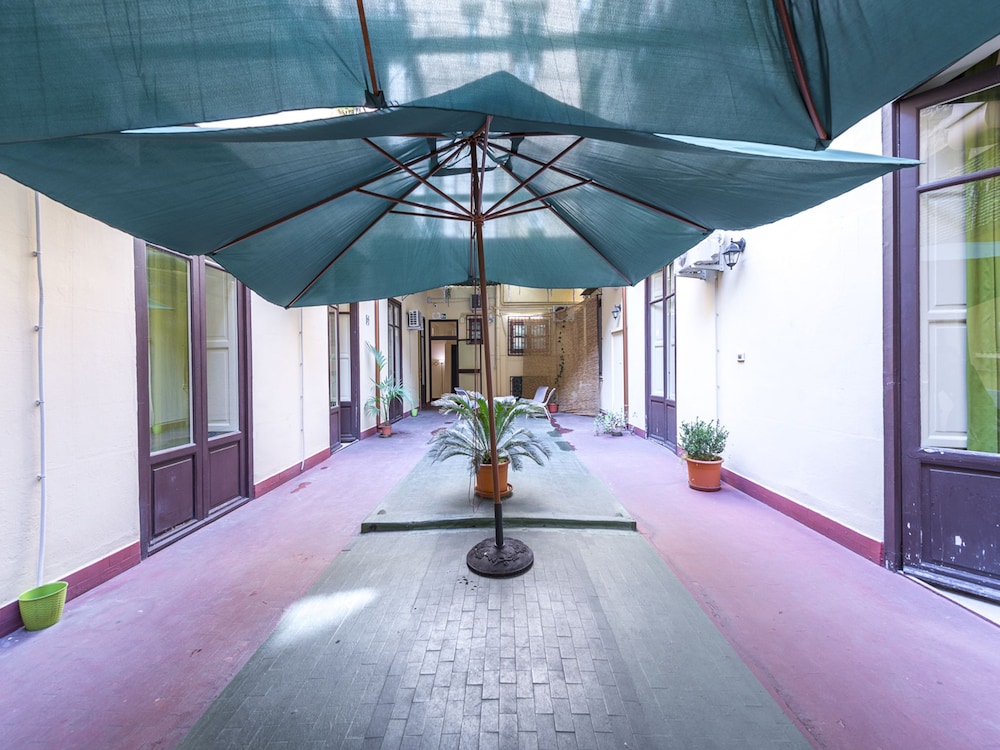 Mamamia Hostel and Guesthouse