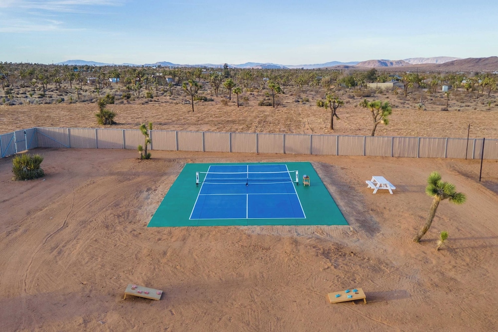 Pool, Spa, Pickleball & Piano Near Pioneertown Harmony House by Avantstay