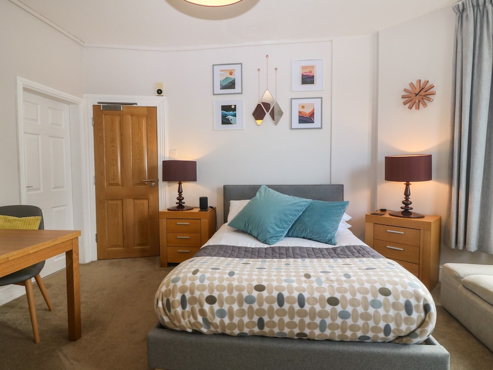 Y Castell Apartment 1 view 2