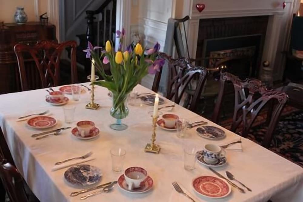 Captain David Kelley House Bed & Breakfast
