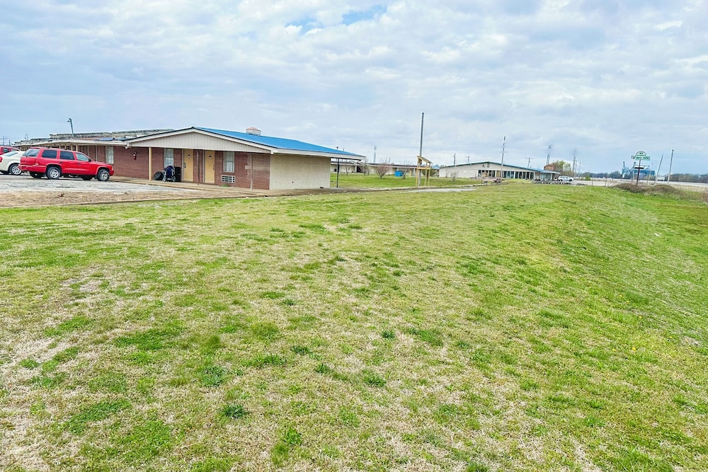 Shamrock Kings Inn By Oyo Marked Tree I-555