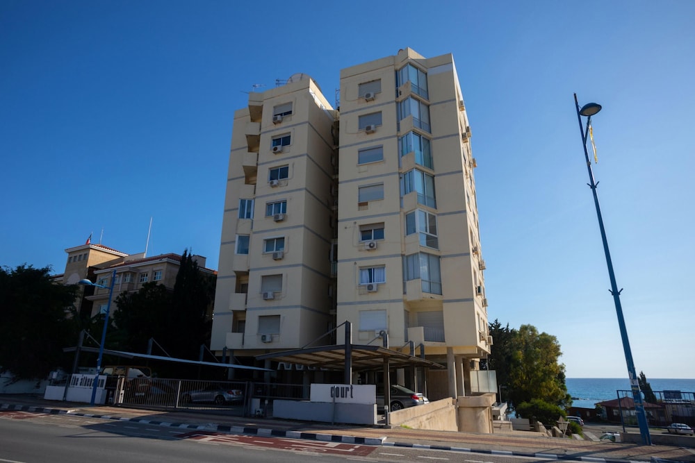 Athenaeum Beach Studio