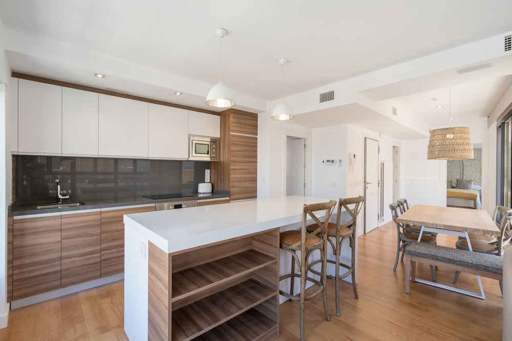 Chezmoihomes Plaza Nueva Premium