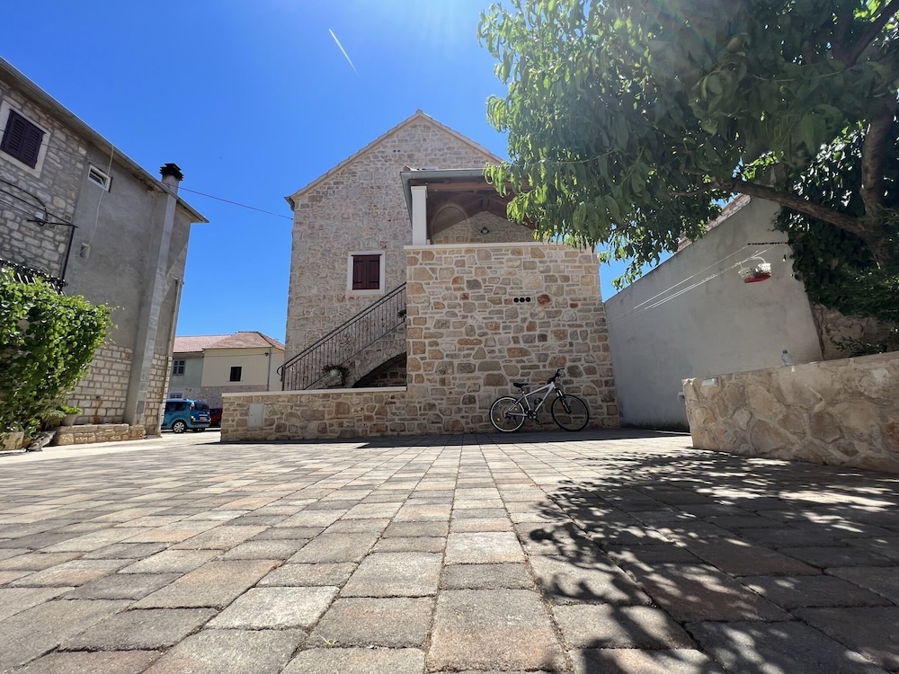 Photo 29