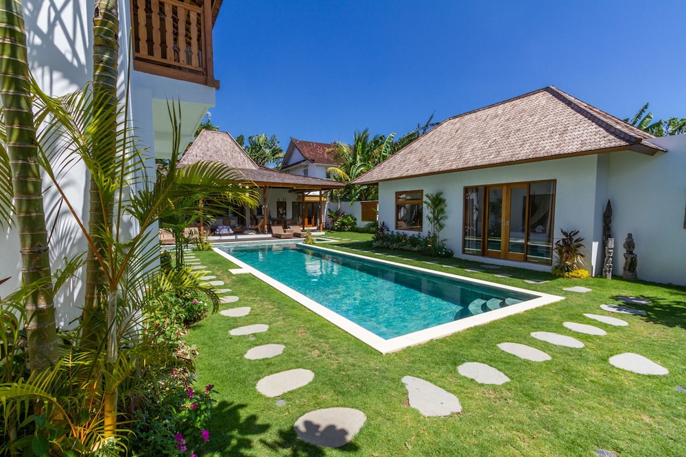 Villa Namu by Alfred in Bali - Family 5 BD Dream in Seminyak Oberoi Beach