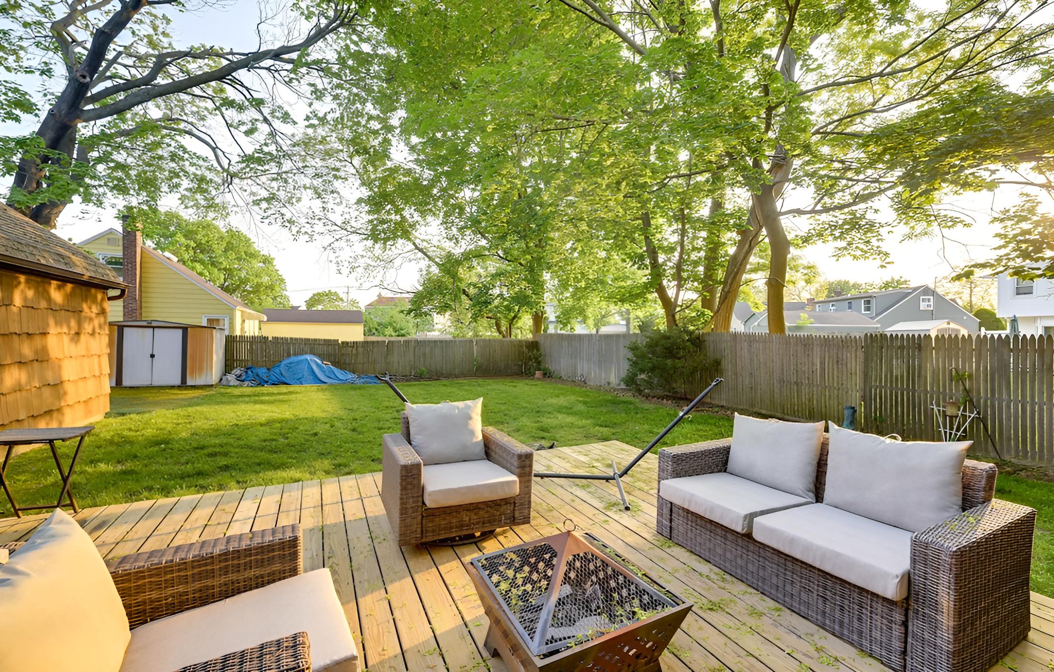 Long Island Home w/ Deck, Yard, 5 Mi to Beach! view 3