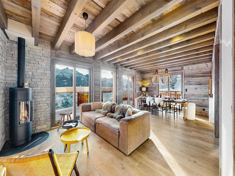 Cosy Chalet in Vex With Balcony