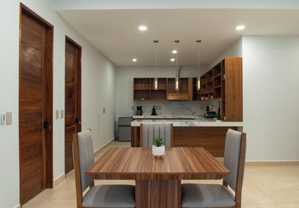 EOS Suites