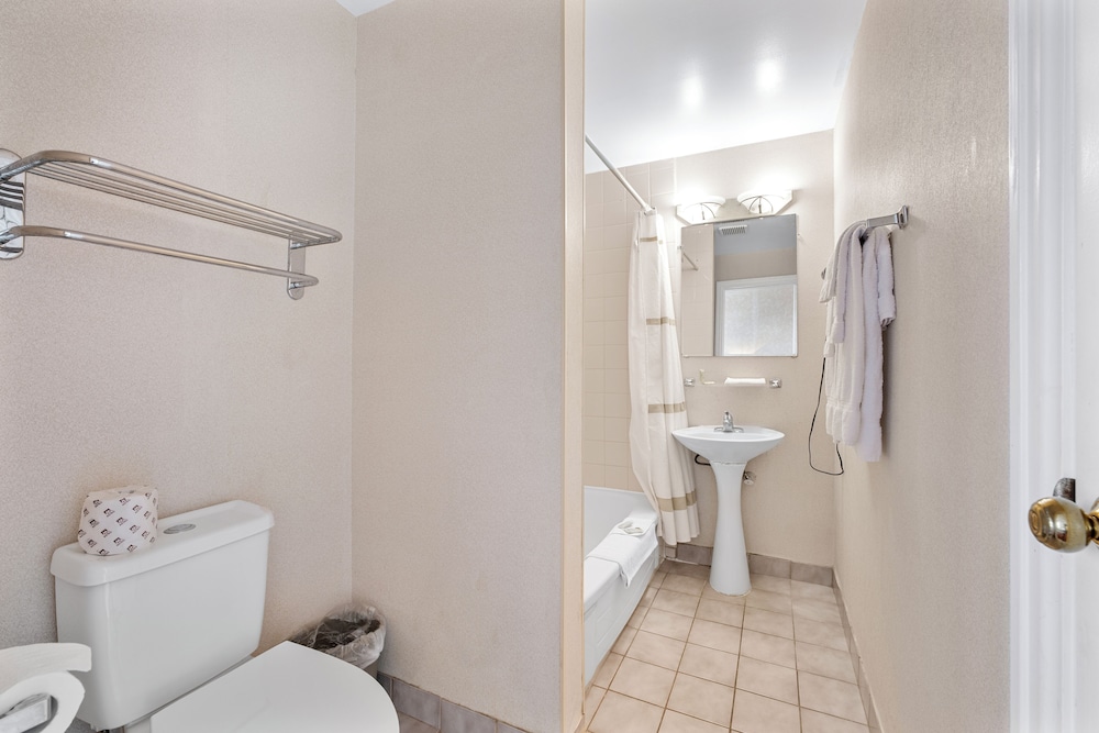 Guelph Vacations - Royal Inn and Suites at Guelph - Property Image 45