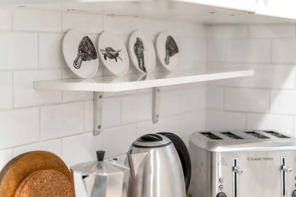 Charming Workers Cottage in a Perfect Enclave