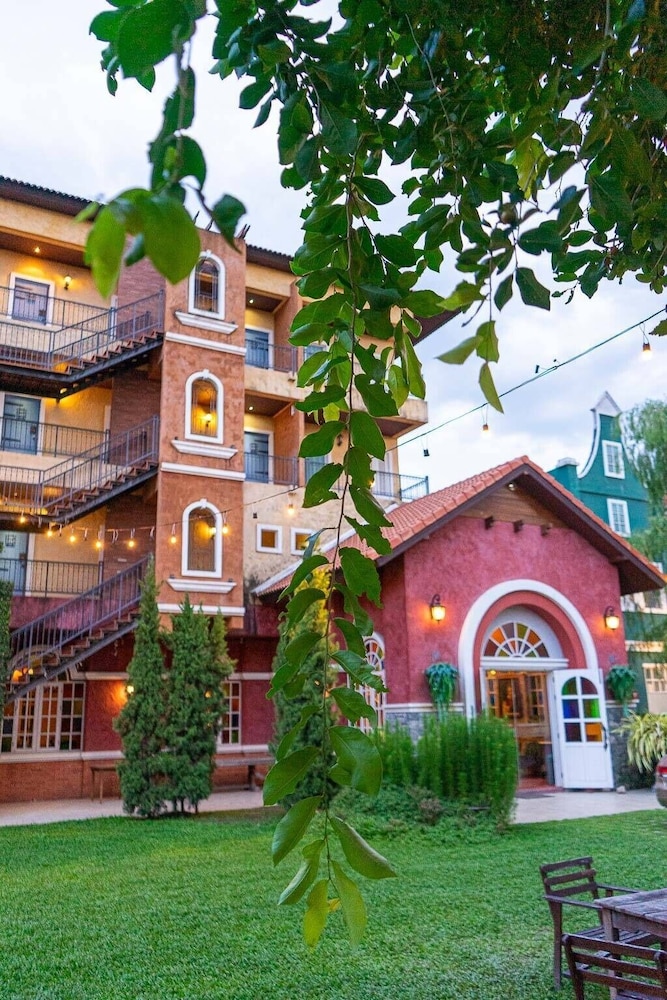 San Pareni Hotel