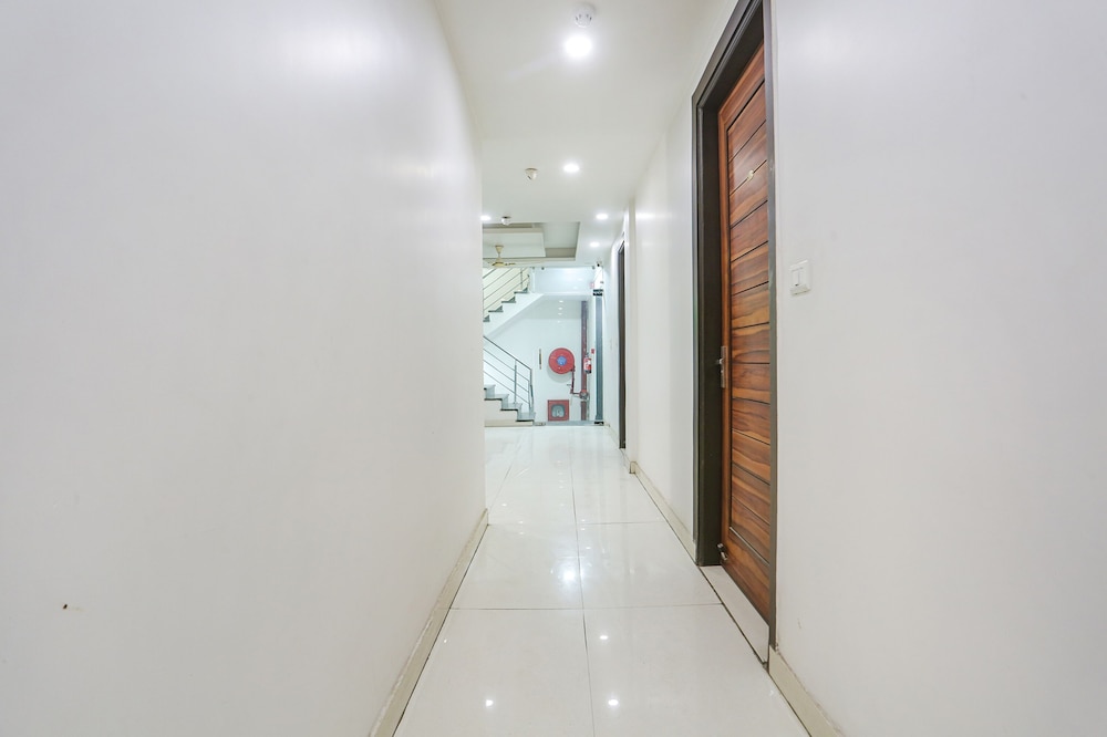 Fabhotel Gold Inn
