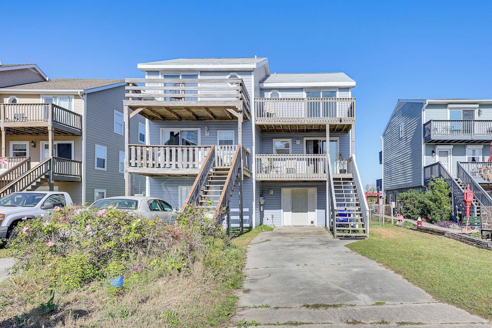 Walk to Beach: Duplex in North Topsail Beach!