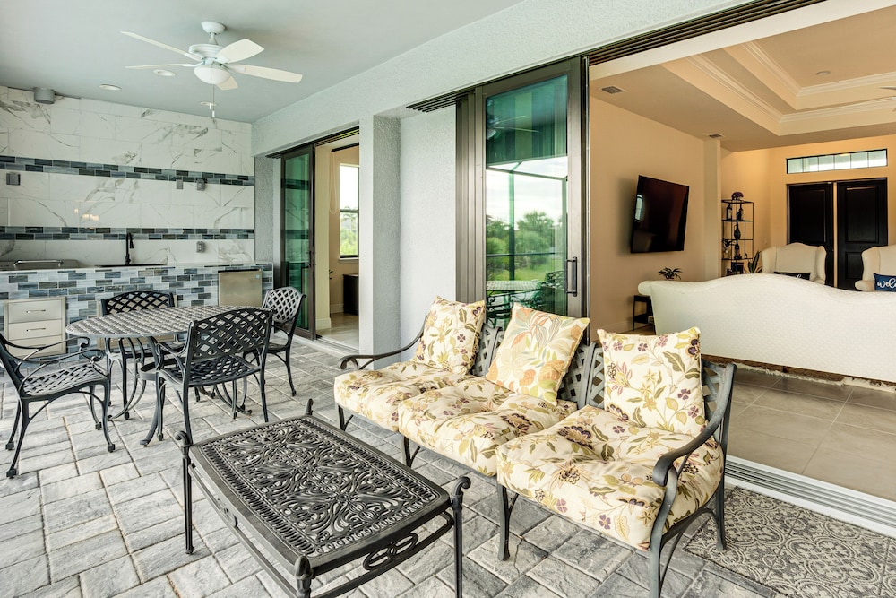 10 Mi to Beaches: Modern Retreat in Port Charlotte