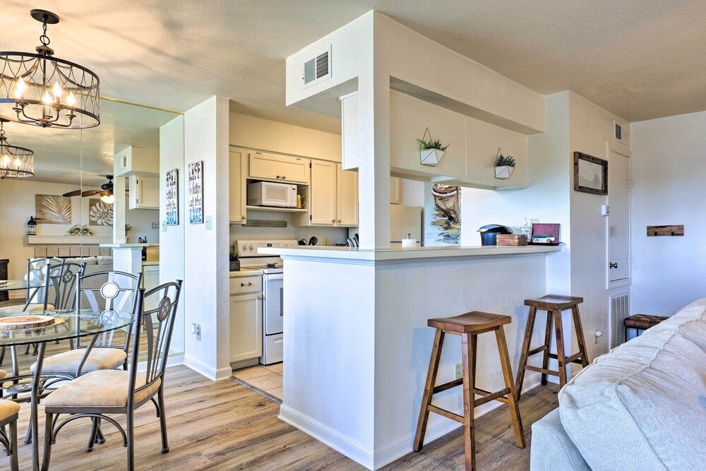 Waterfront Condo With Balcony Dock Access - Property Image 25