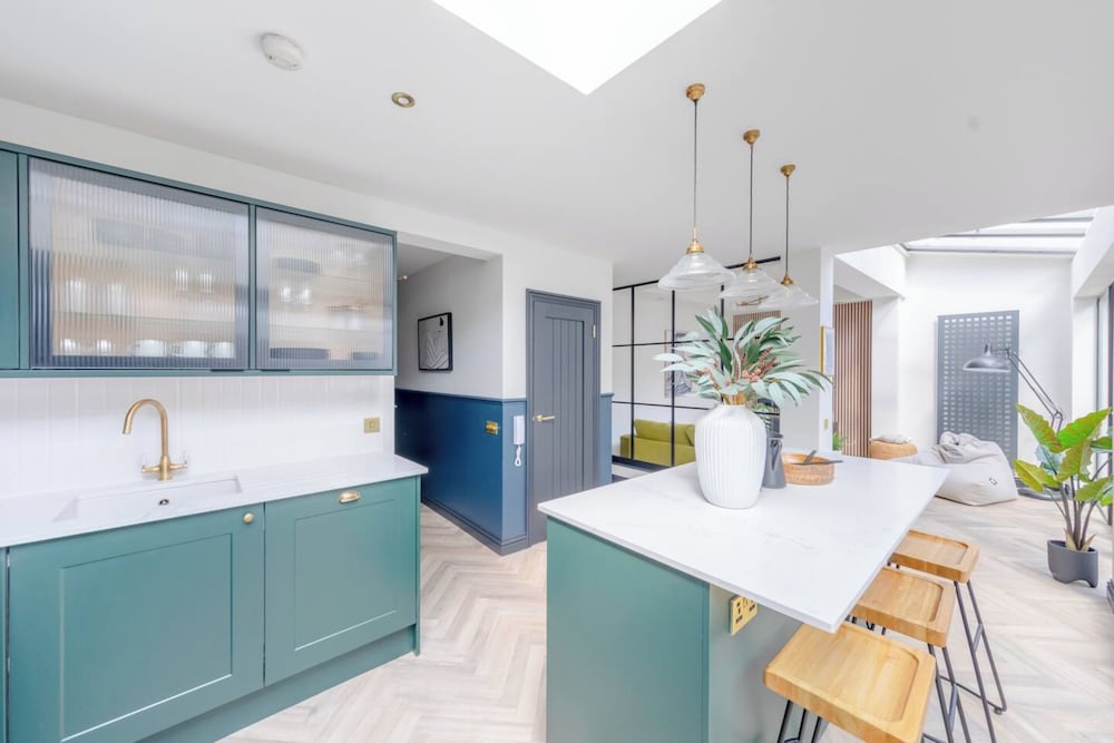 Contemporary Elegance - 2BD Flat, Clapham!