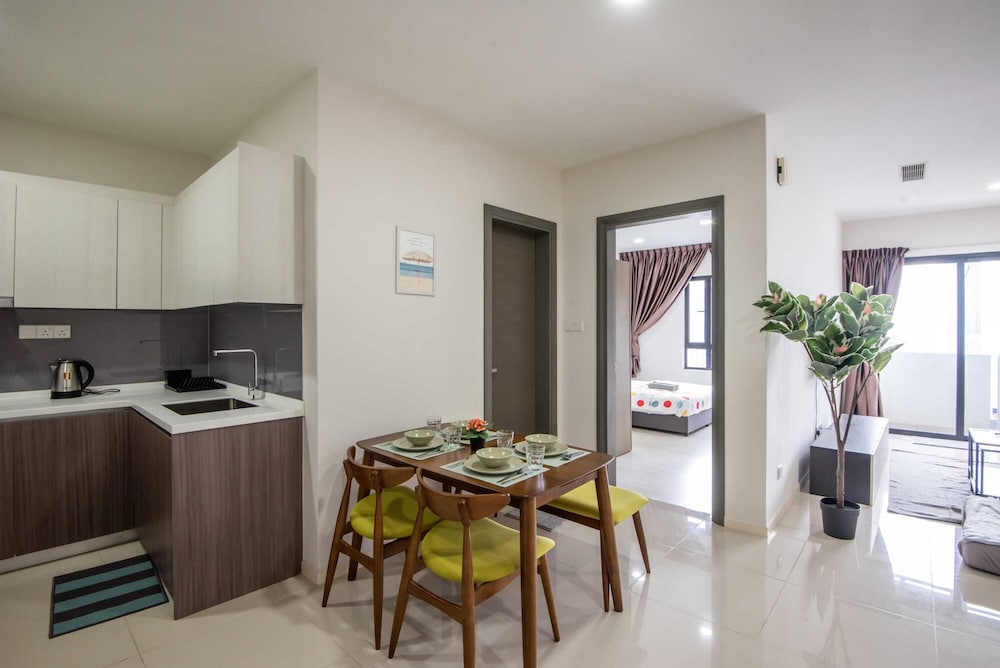 A Lovely & Comfy Suite at Suasana Suites JB 11