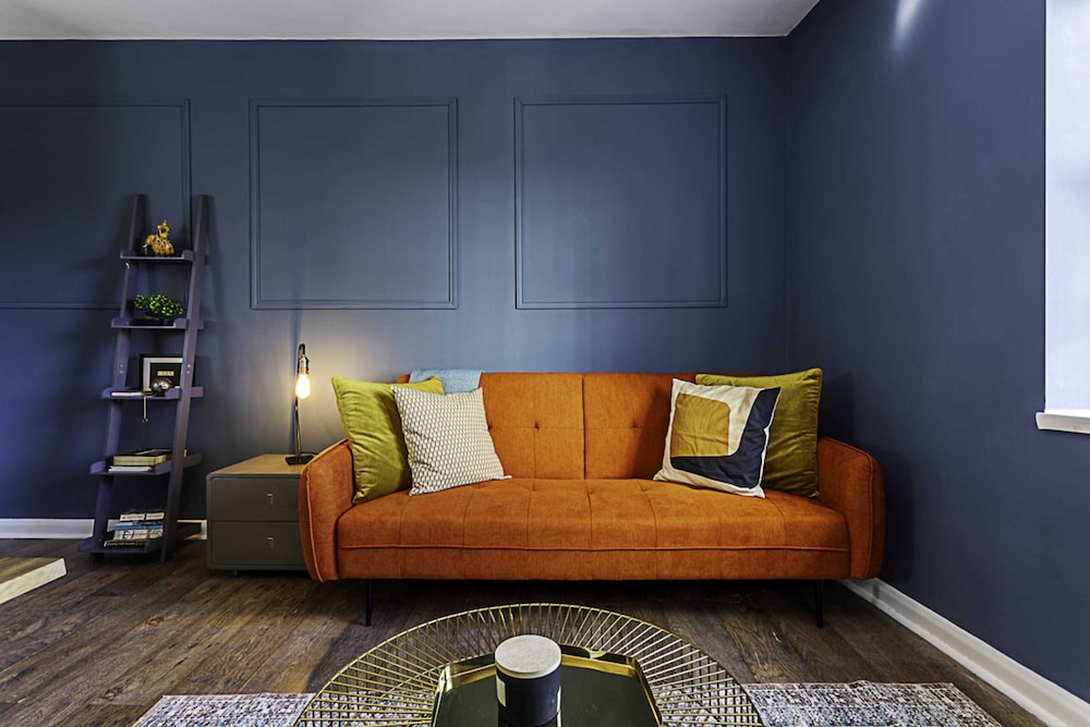 Cozy Aldgate Hideaway