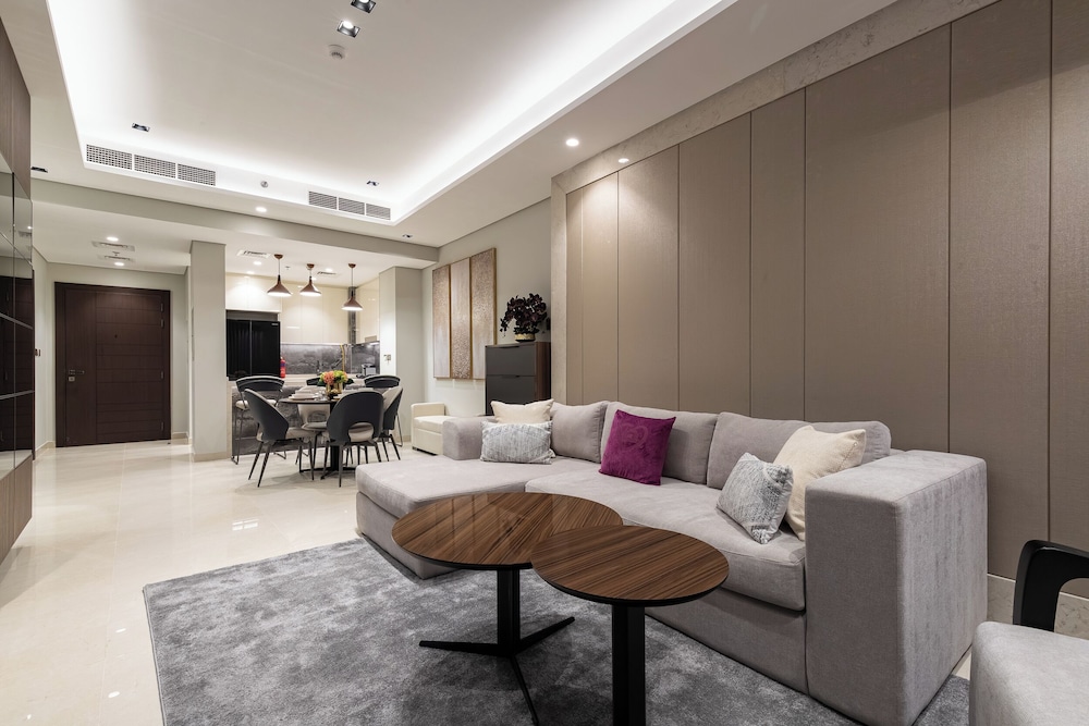 SIMPLY COMFORT Skyline Apts at Nobles Tower with Luxury Burj View
