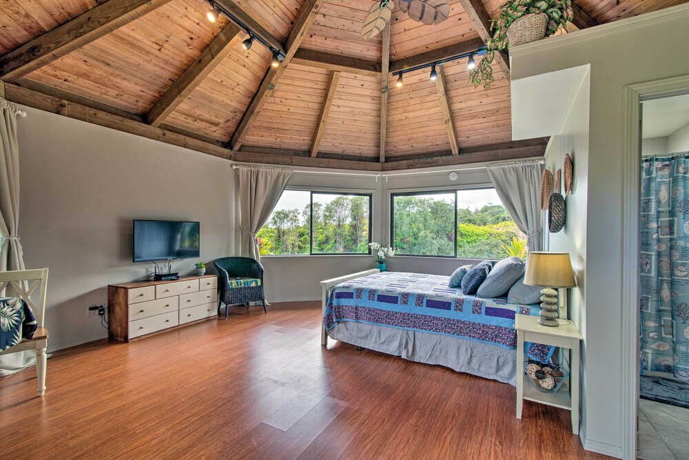 Maui Vacations - Hilo Couples Retreat  6 Miles to Honoli'i Beach! - Property Image 3