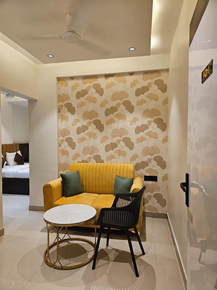Hotel lotus exicutive