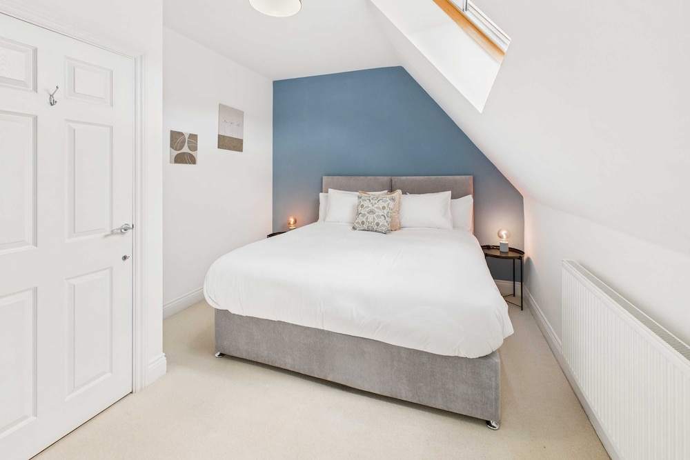 Host Stay Clearwell Gardens