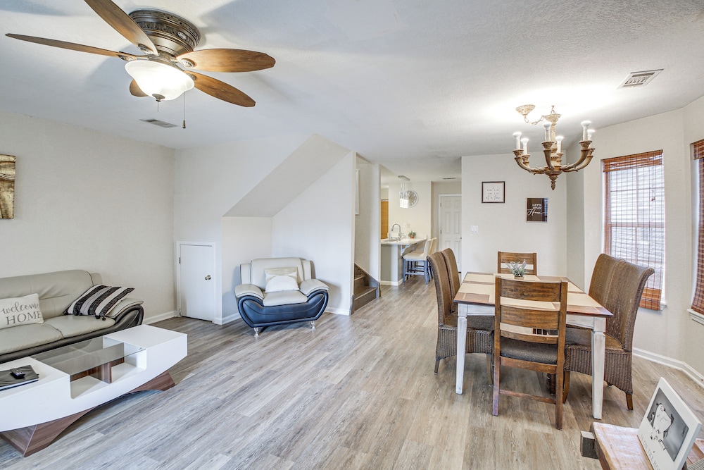 Townhome Near Lake Hamilton & Race Track!