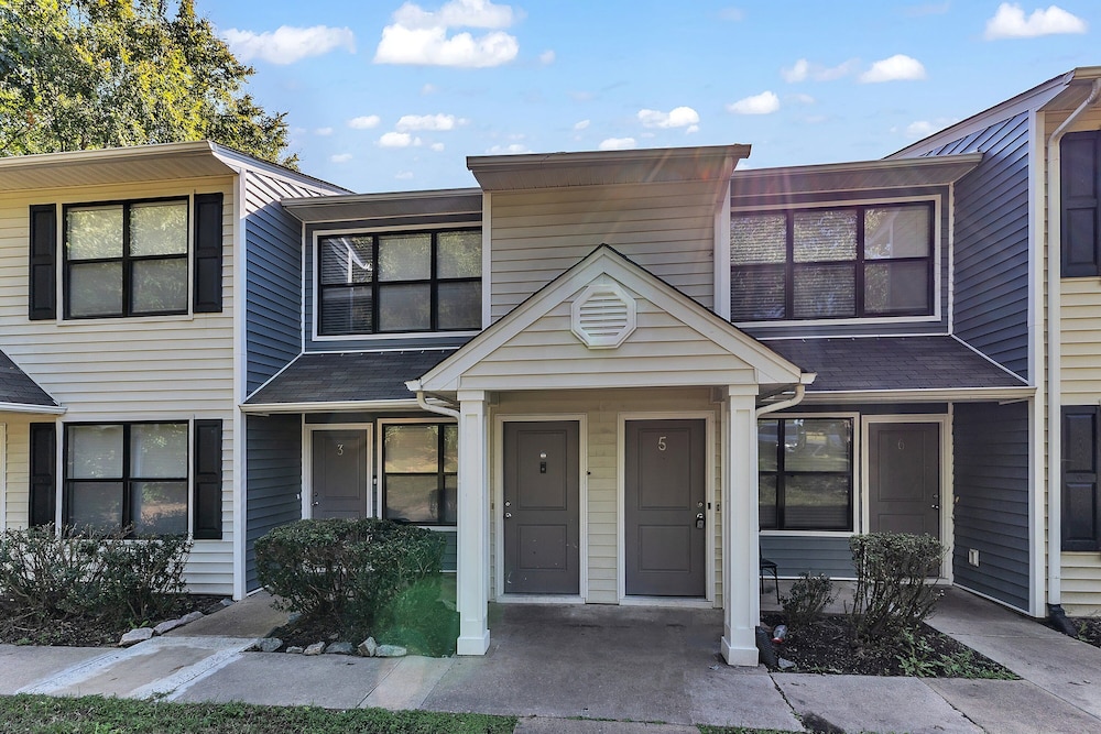 King 2BR Suite in Research Triangle Park