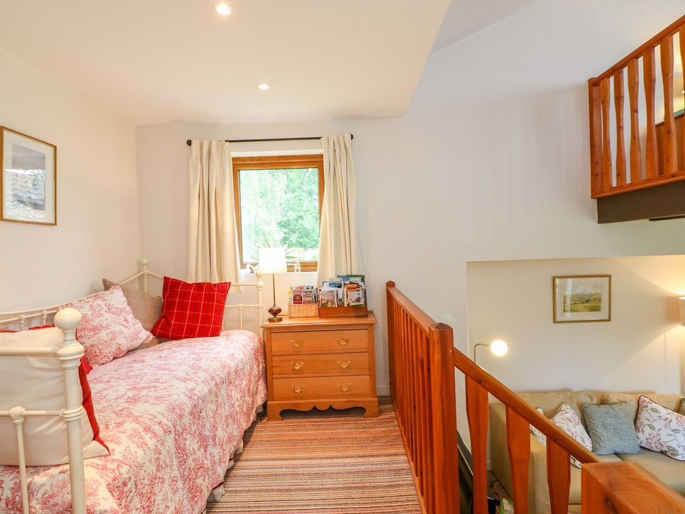 Woodstock Cottage view 3