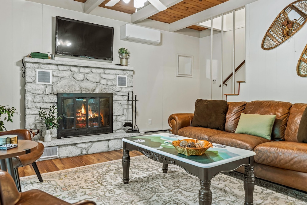 The Four Seasonal by Avantstay Hot Tub Spacious Deck Fire Pit
