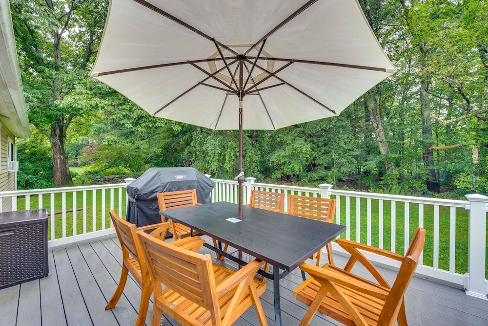 Rye Coastal Retreat w/ Deck Outdoor Dining - Property Image 6