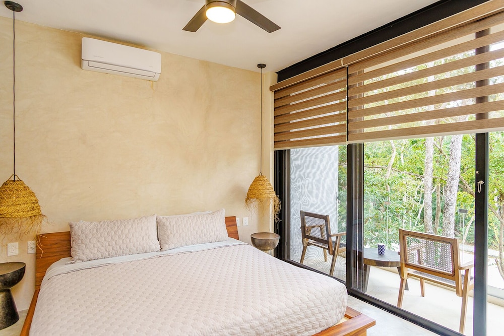 Magazine-worthy Villa Ponderosa with Private Pool & Gated Area view 5