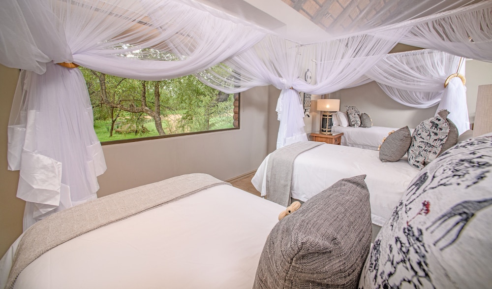 Karongwe - River Safari Lodge