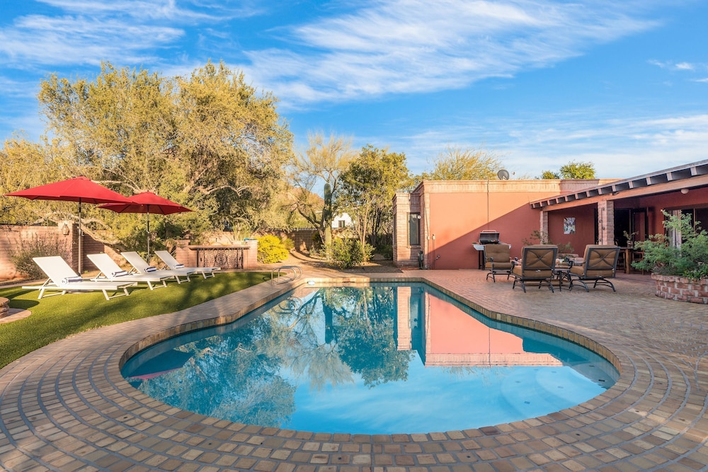 La Casona by Avantstay Gorgeous Spanish Style Oasis w Historic Charm Pool