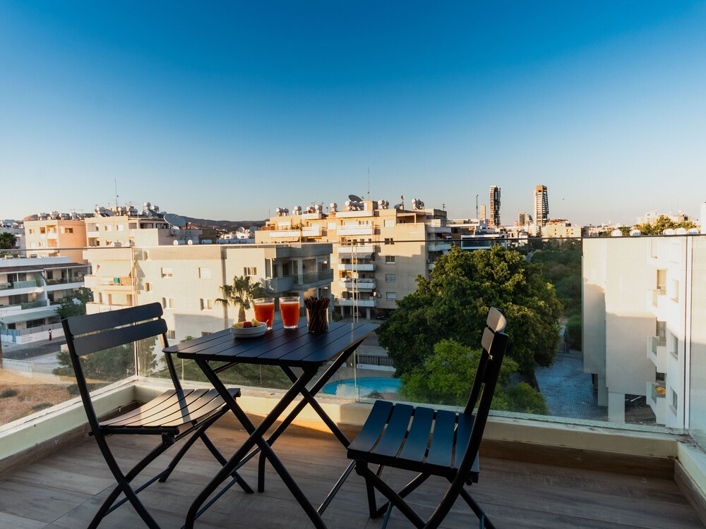 Deluxe Three Bedroom Apartment